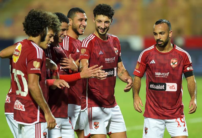 لقاء رد الاعتبار للمارد الأحمر.. تشكيل الأهلي ضد سموحة بالدوري المصري 2024-2025 وموعد اللقاء والقنوات الناقلة