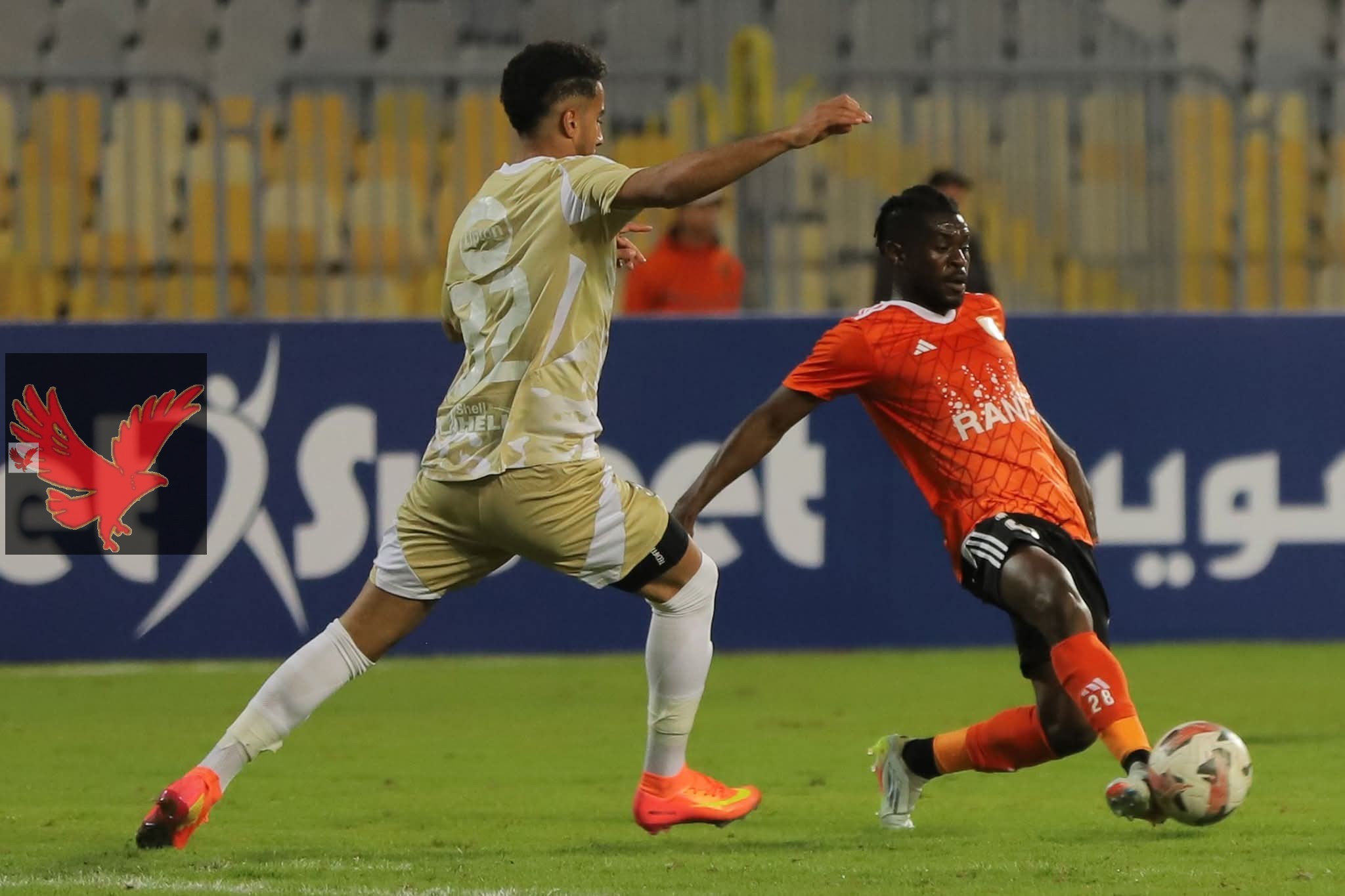 الأهلي يفاوض مدافع محلي مقابل مليون دولار